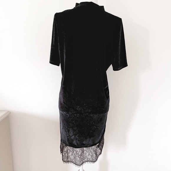 ASOS velvet t-shirt dress with choker neck and lace hem, black, Size 6 - Picture 8 of 9